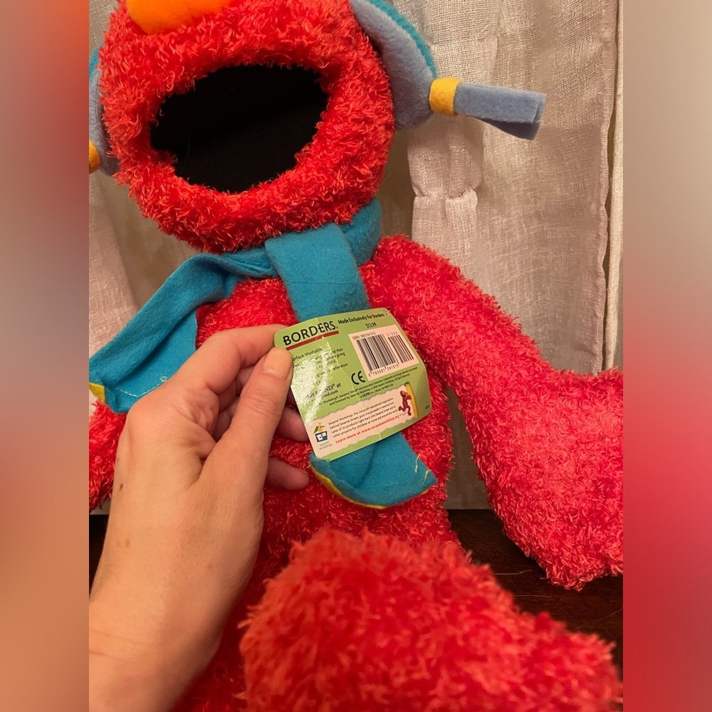 Plush Elmo - Picture 2 of 4